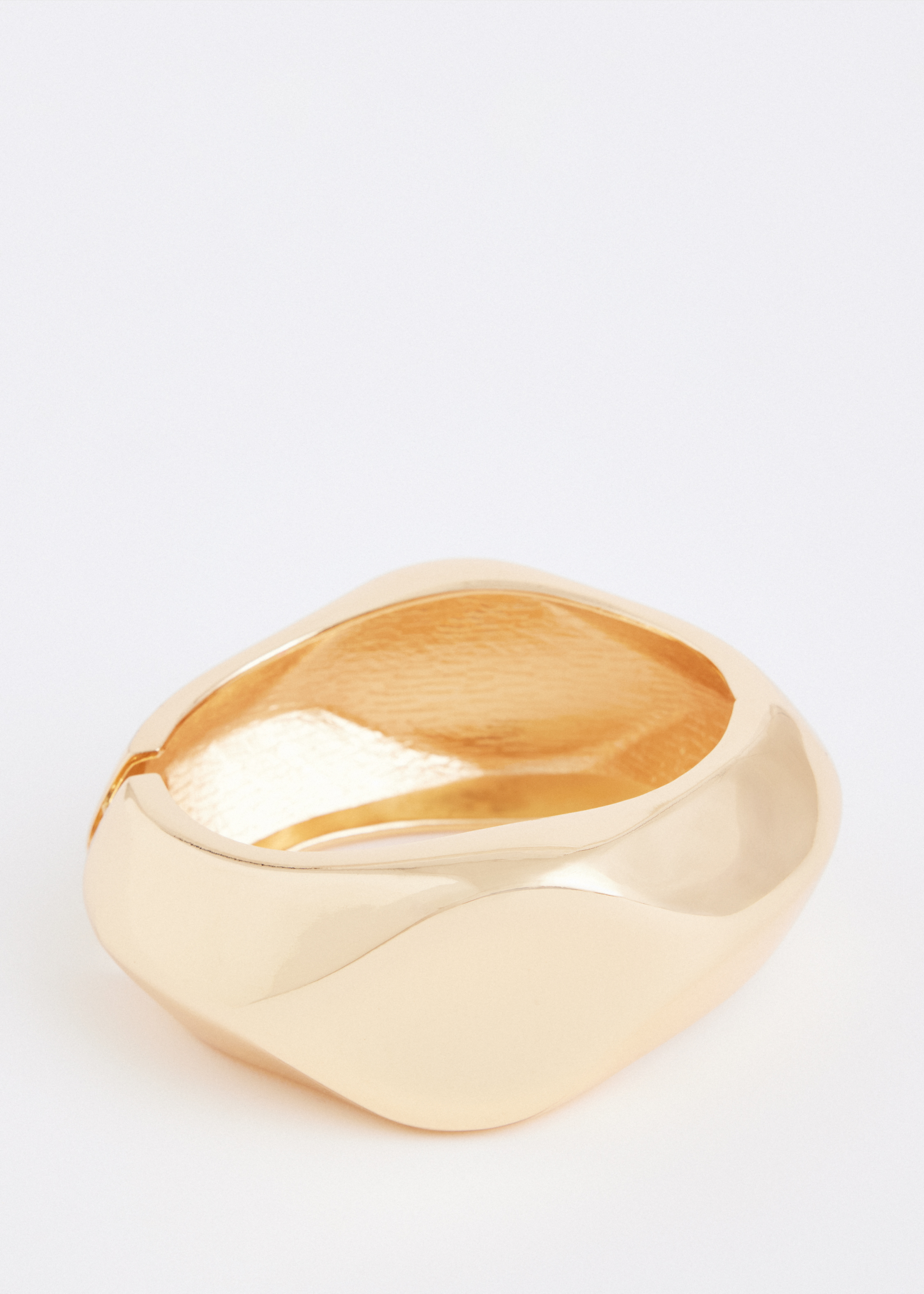 Chunky statement armband